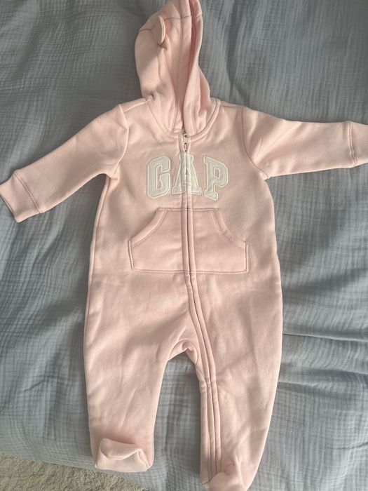 Salopeta GAP marime 3-6 luni noua