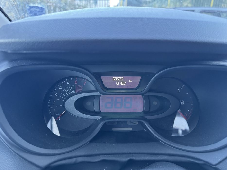 Продавам Renault Captur 0.9 бензин 2016