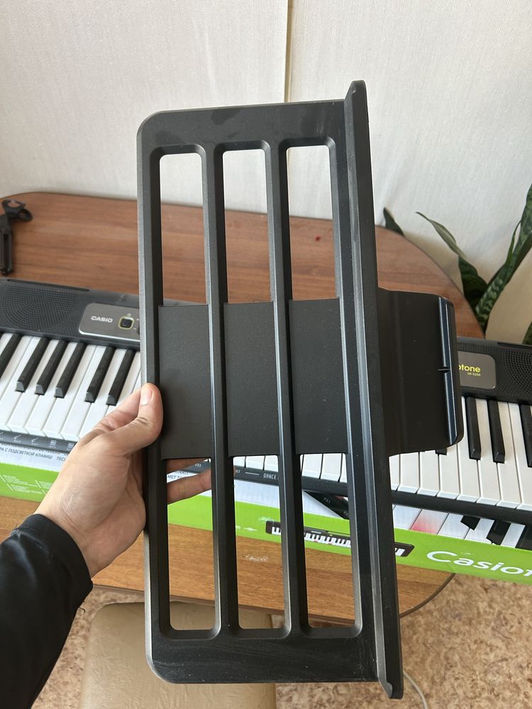 СРОЧНО!! Синтезатор Casio Casiotone CT-S300C7