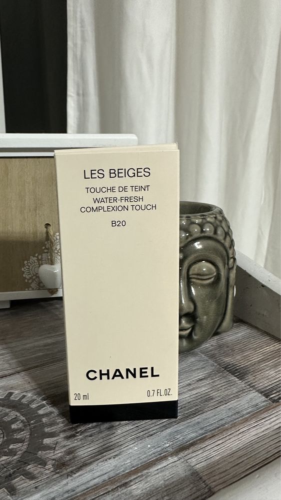 Фон дьо тен Chanel Les Beiges Water-Fresh Complexion Touch