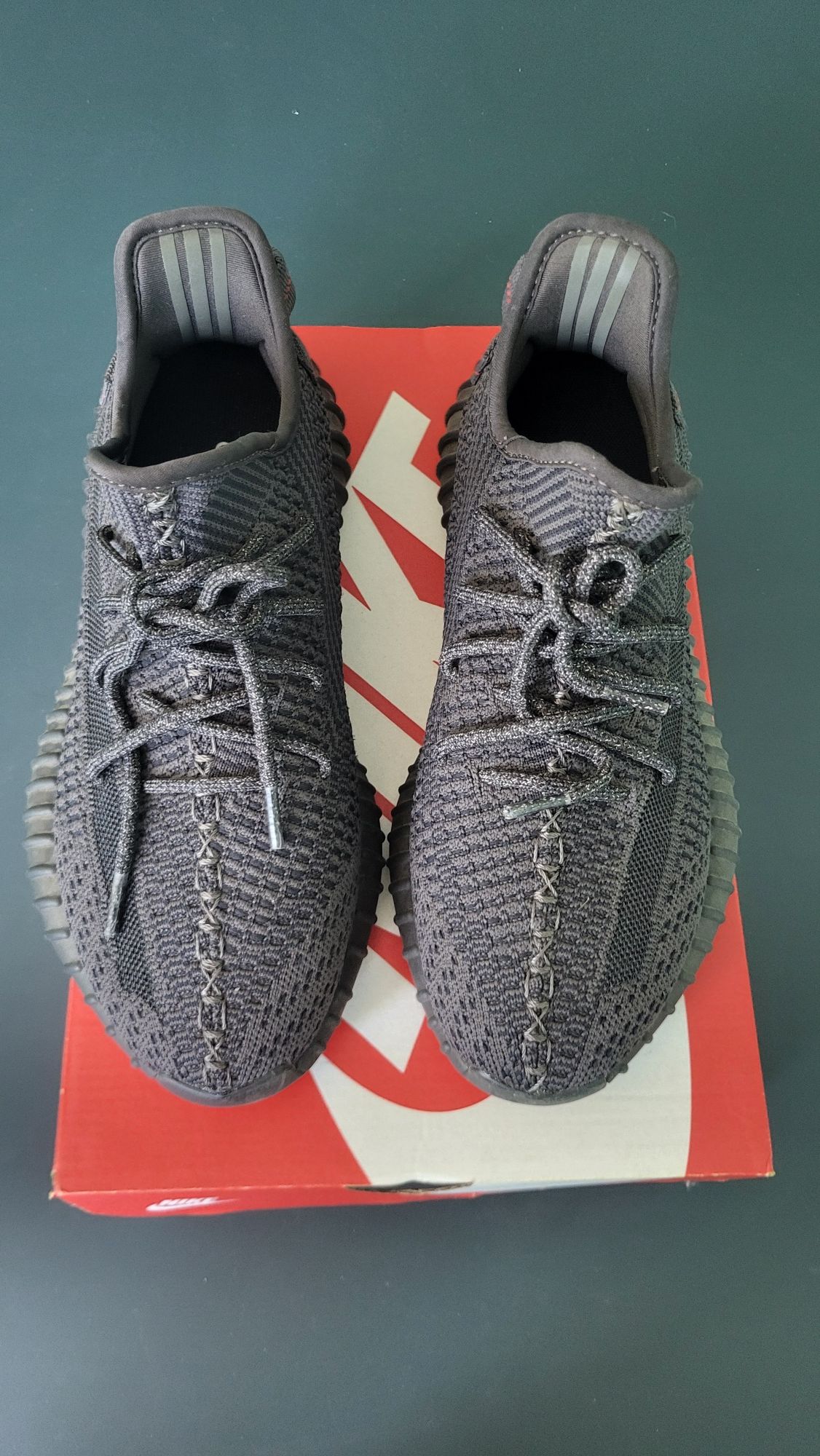 Yeezy 350 Black Static