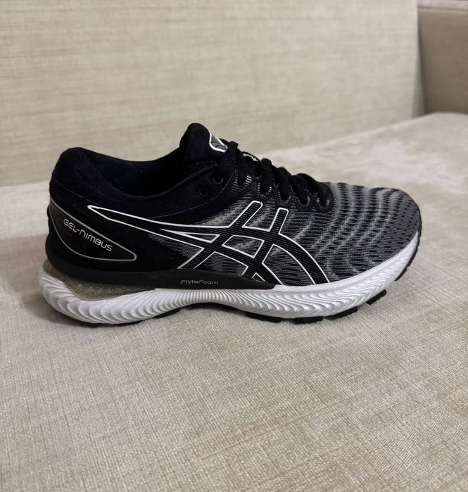 Дамски маратонки Asics Gel-Nimbus 22