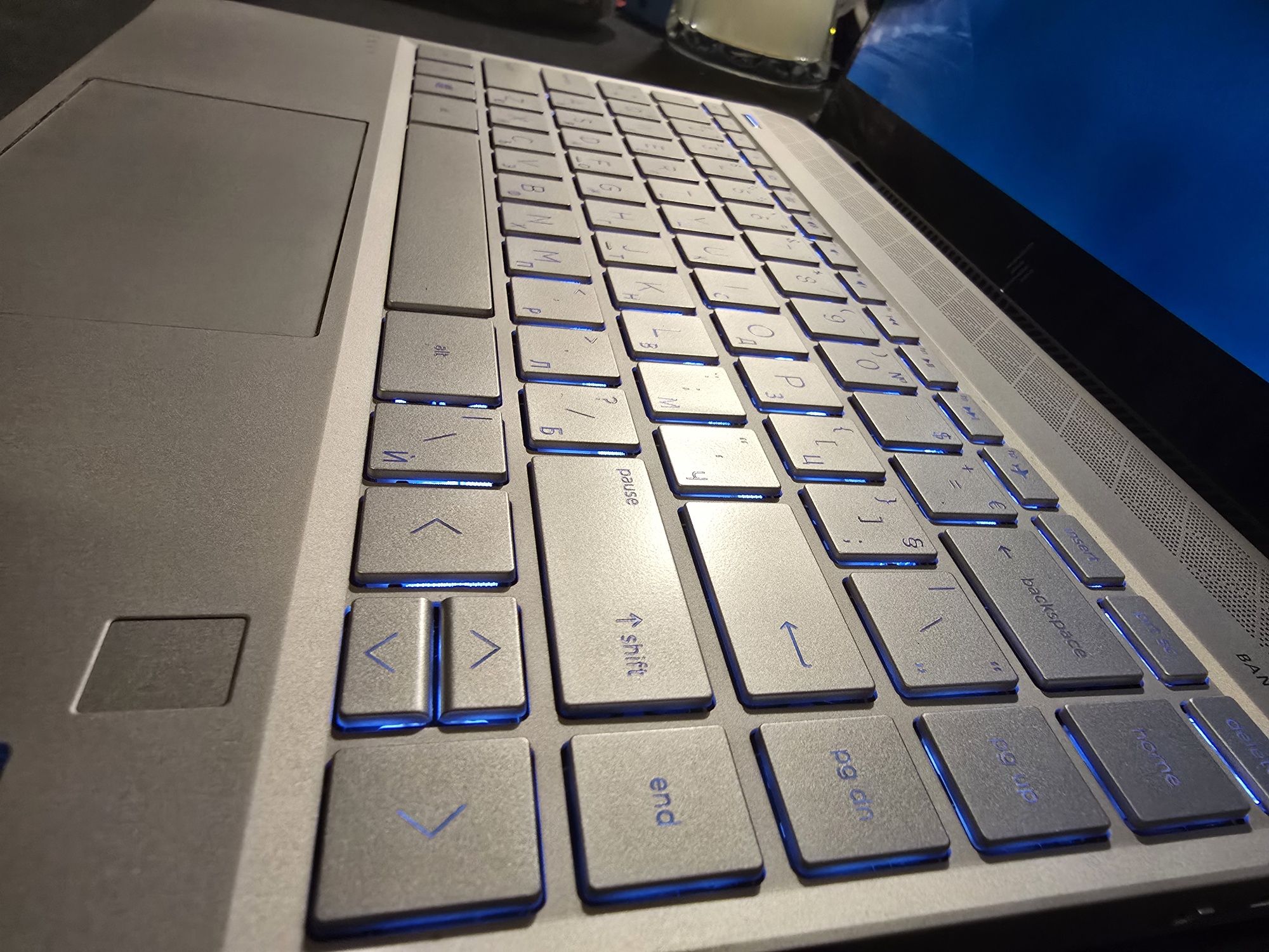 HP Envy 13" FHD i5-8265U 8gb RAM 256gb NVMe