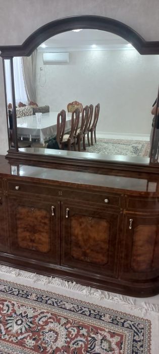 Срочно продам сервант и комод с зеркалом