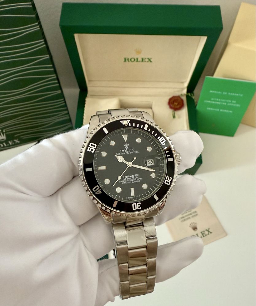Часовник Rolex Submariner - Самонавиващ механизъм с кутия и документи