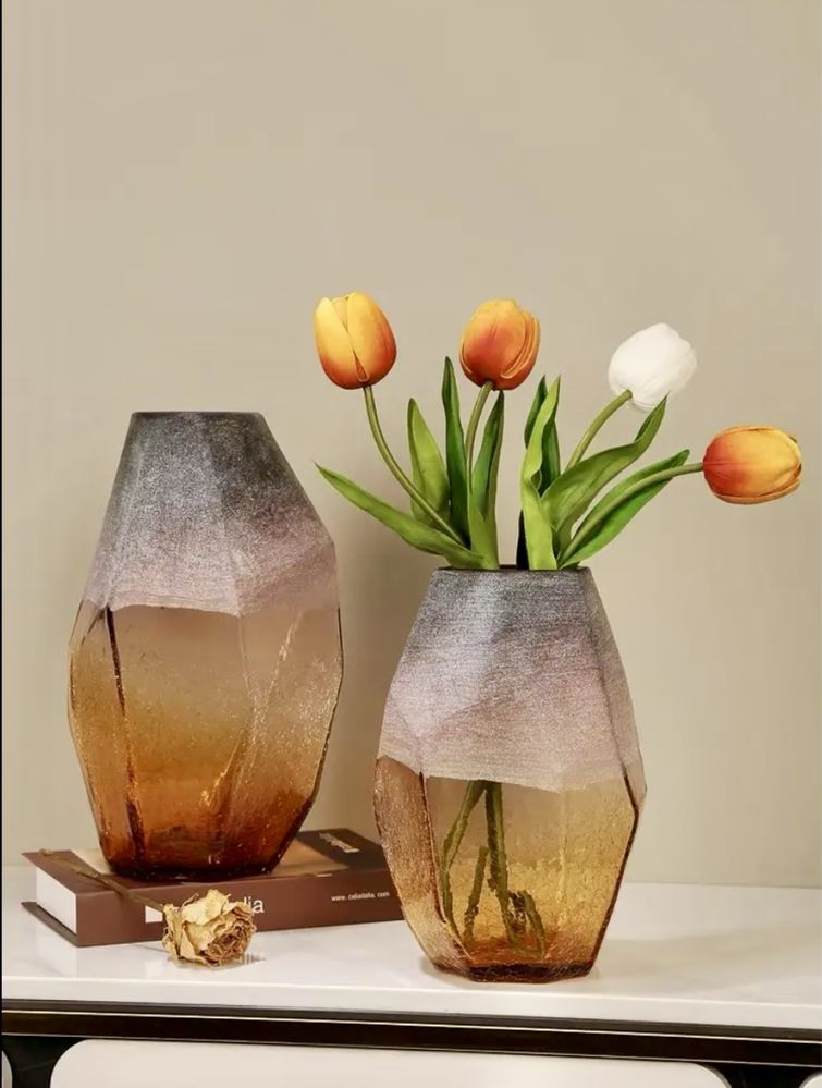 Ваза. Декоративная ваза для цветов.