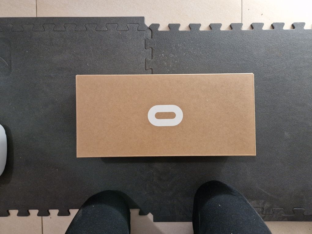 Aparat de realitate virtuala Oculus Quest 2 64gb  cu accessori VRCover