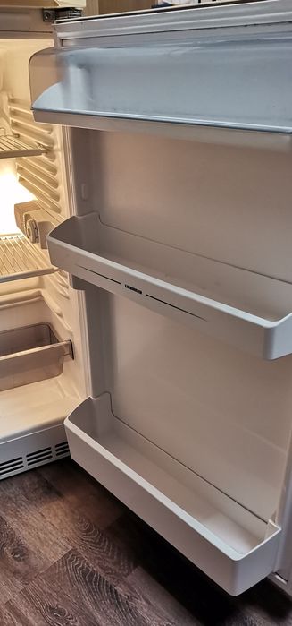 Хладилник LIEBHERR с горна камера