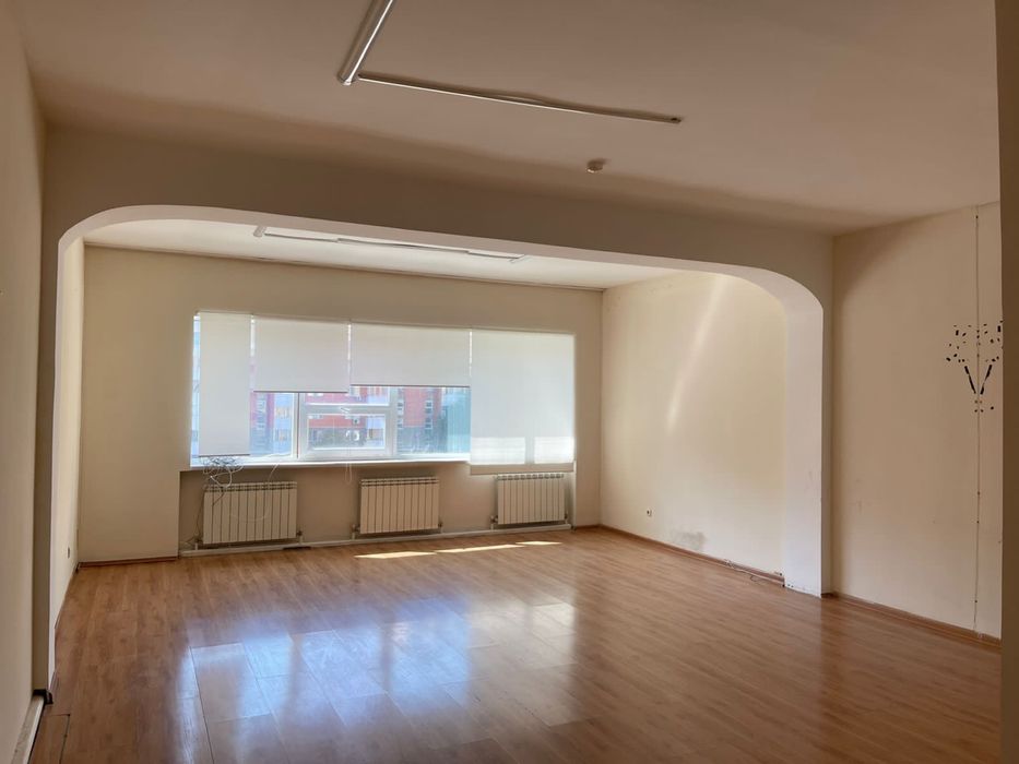 Сдам в аренду на долгий срок офисное помещение