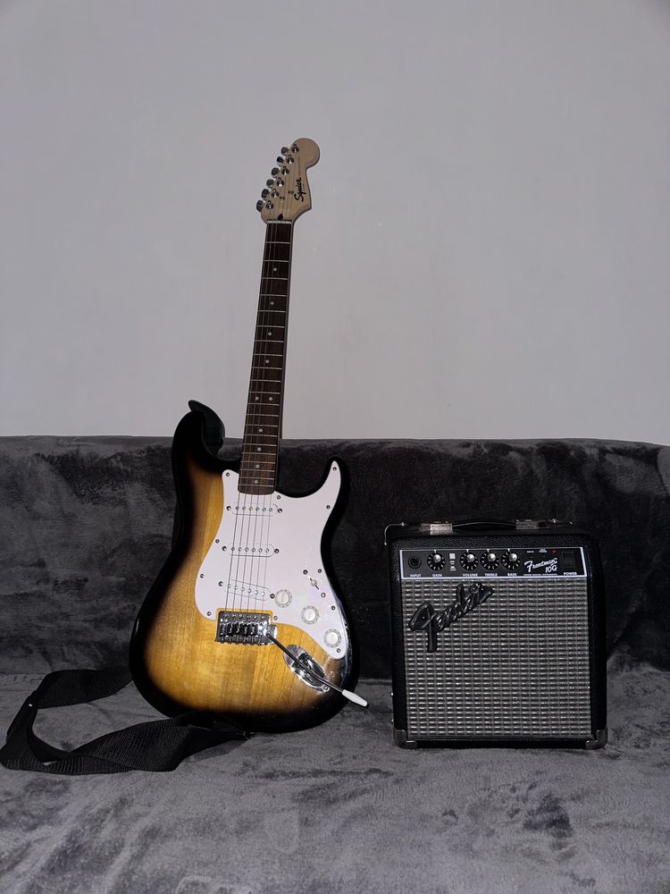 Chitara Fender Squier Bullet Strat SSS Sunburst+Accesorii