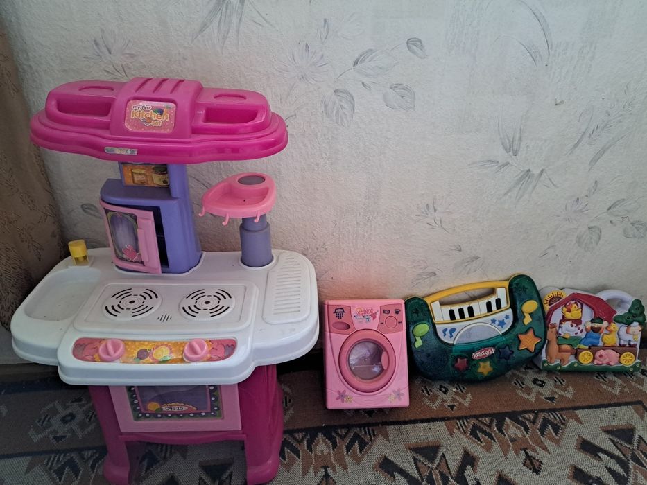 Продавам детски играчки