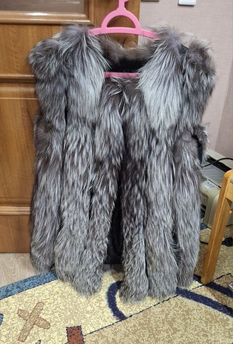 Жилет с чернобурки