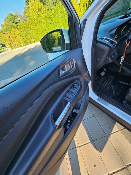 Vând Ford Kuga II E5