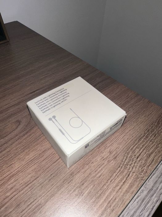 Жични слушалки на Apple