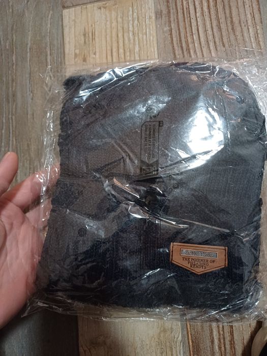 Caciula imblanita + protecție gat + manusi