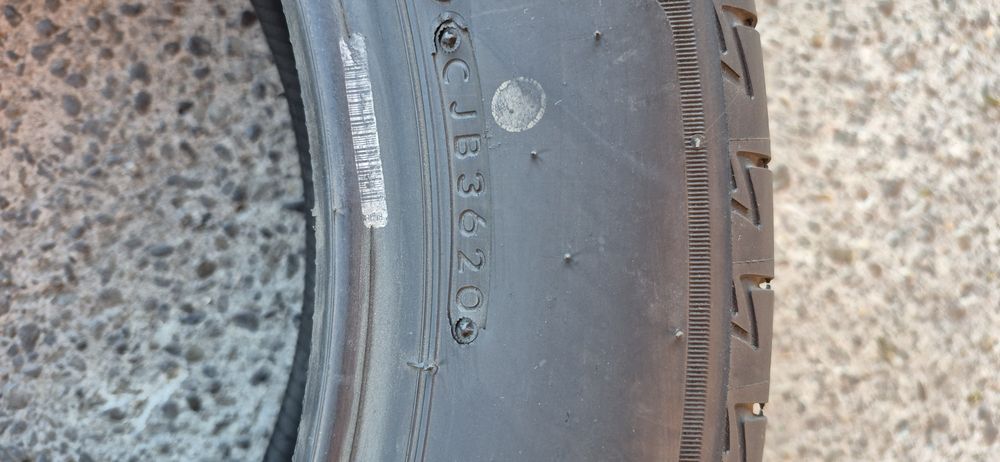 4 anvelope vara Bridgestone 215/55/18,dot 2020.Pretul este pe bucata