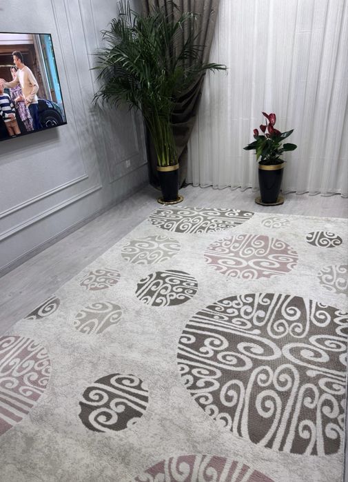 Ковер в отличном состояний