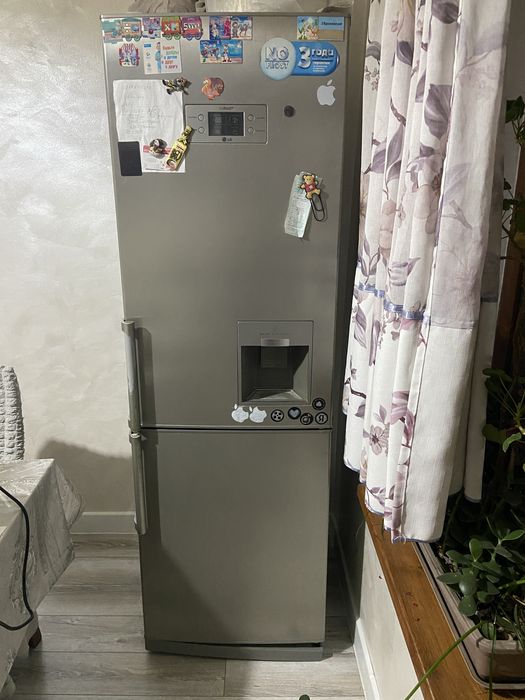 Продам холодильник LG