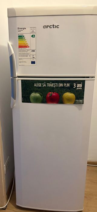Vând Frigider Arctic  (conține și congelator)