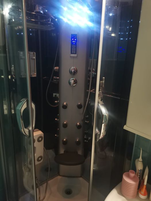 Cabină de duș cu hidromasaj