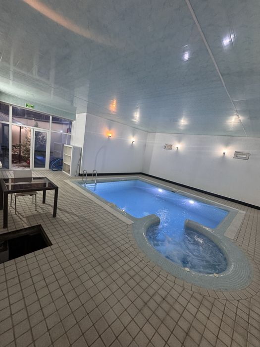 Аренда дома центр. Ориентир Дархан ул. М.Ганди. 500 кв.м. 5 комнат