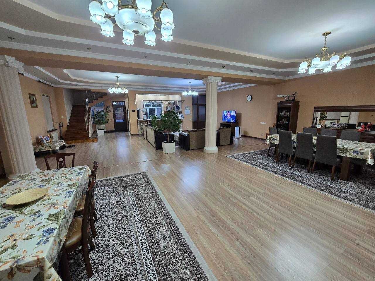 Продается дом с бассейном и сауной в Мирзо-Улугбекском районе