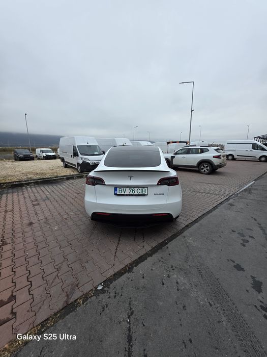 Tesla model y performance