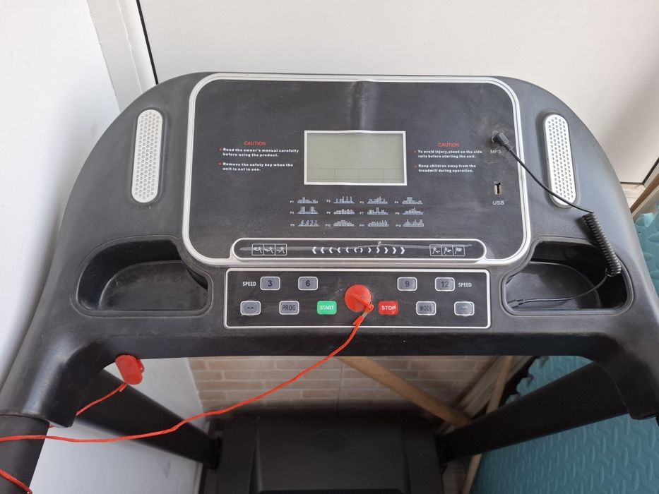 Banda alergare body fit 900 lei