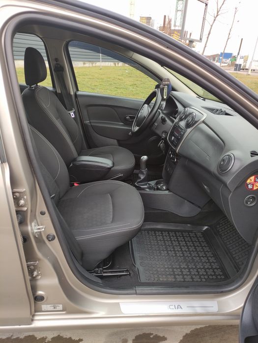 Vând Dacia Logan 2014