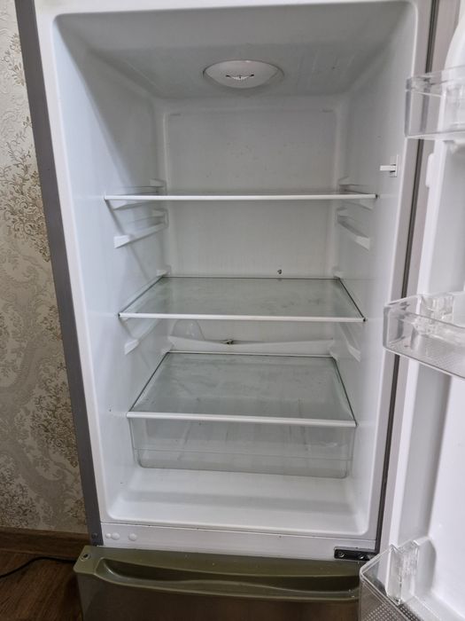 Продам Холодильник б/у