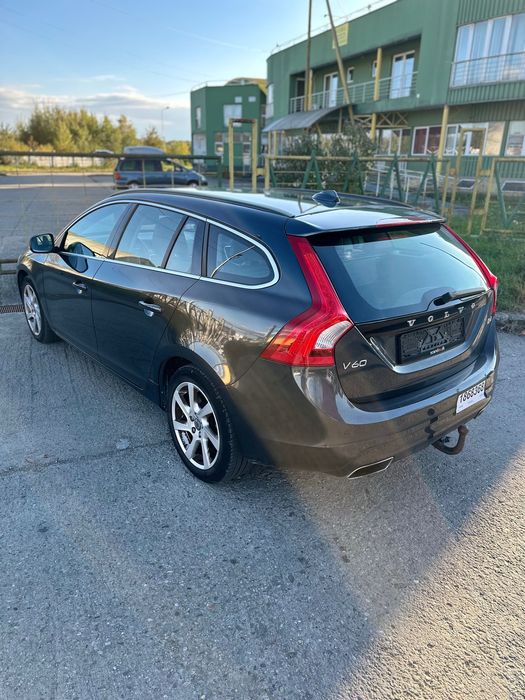 Volvo V60 2014 181cp