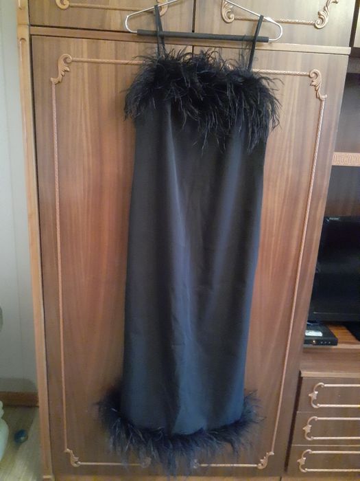 Чёрное платье "в пол" с отделкой