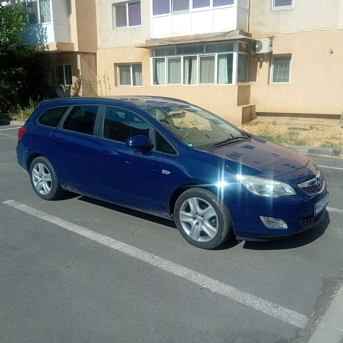 Opel Astra j 2011