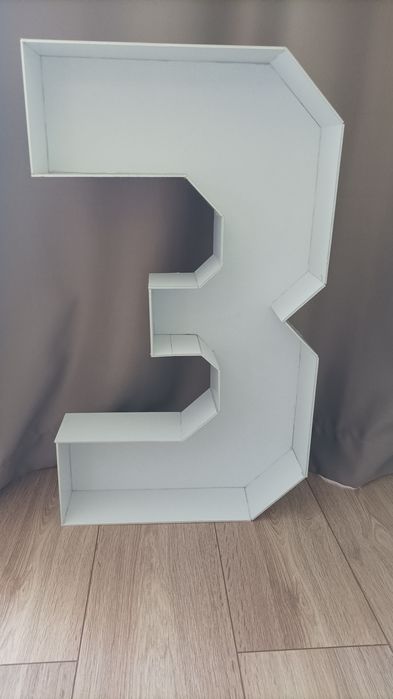 Обемни цифри и букви