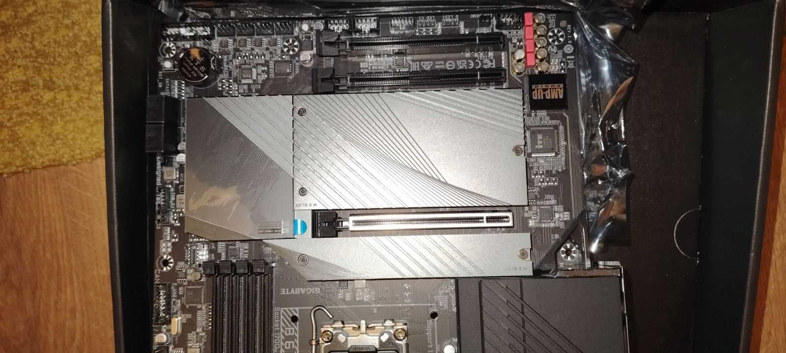 НОВА ! Дънна платка GIGABYTE B660 AORUS Master WIFI DDR5