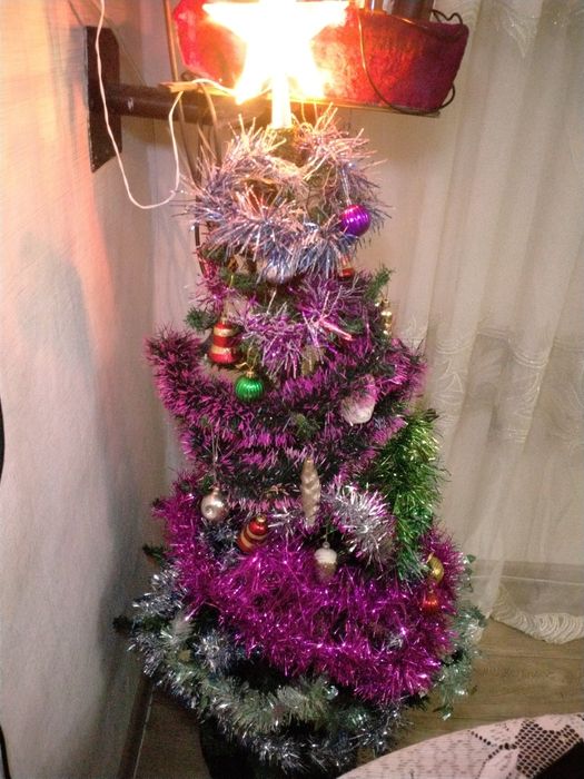 Продам ёлку, состояние хорошее!всю полностью как на фото!