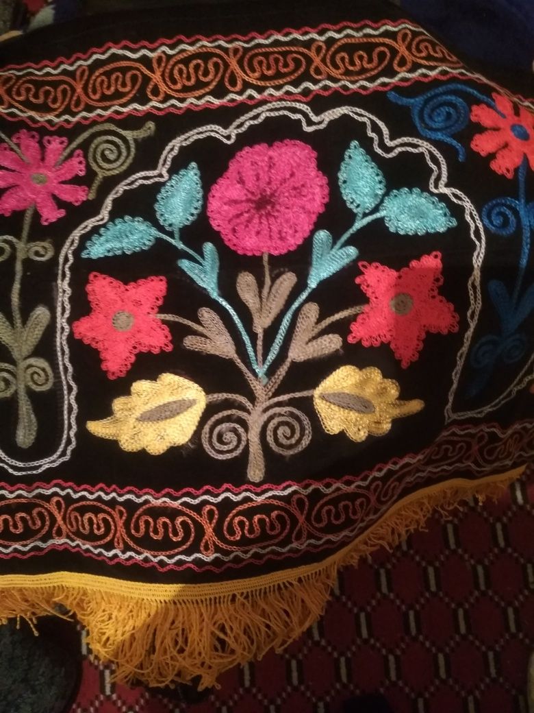 Қора гулли палак сотилади