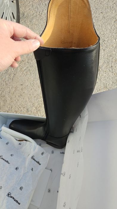 Vând cizme călărie