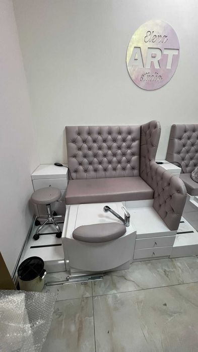 Столове за педикюр с хидромасажни ванички