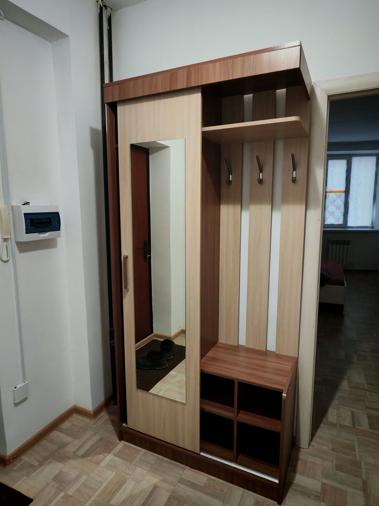 Продаётся  прихожая