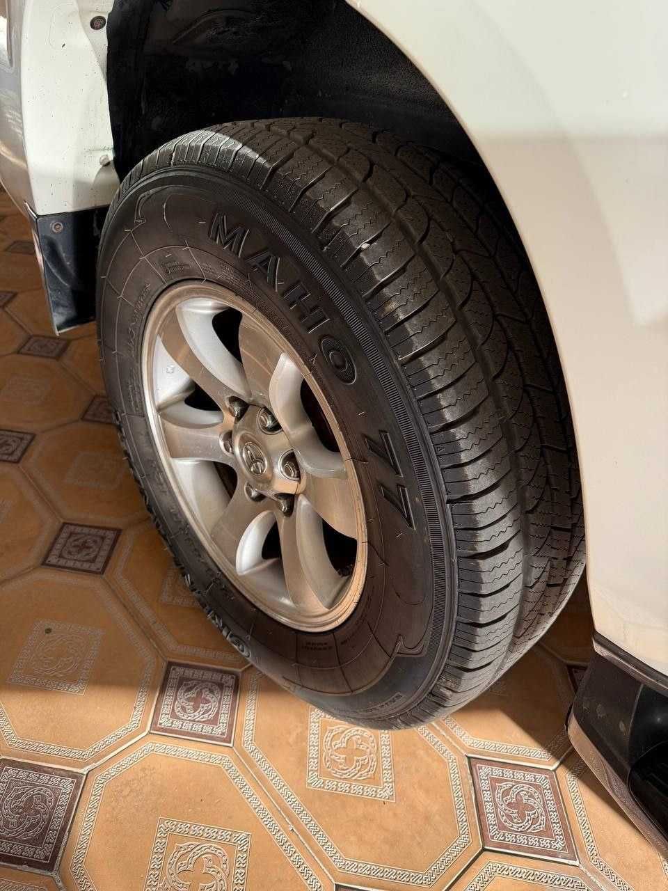 Toyota Prado 2004yil