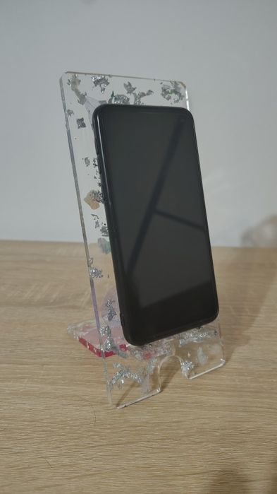 Suport telefon din rasina