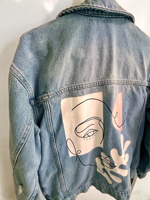 Сака и дънково яке