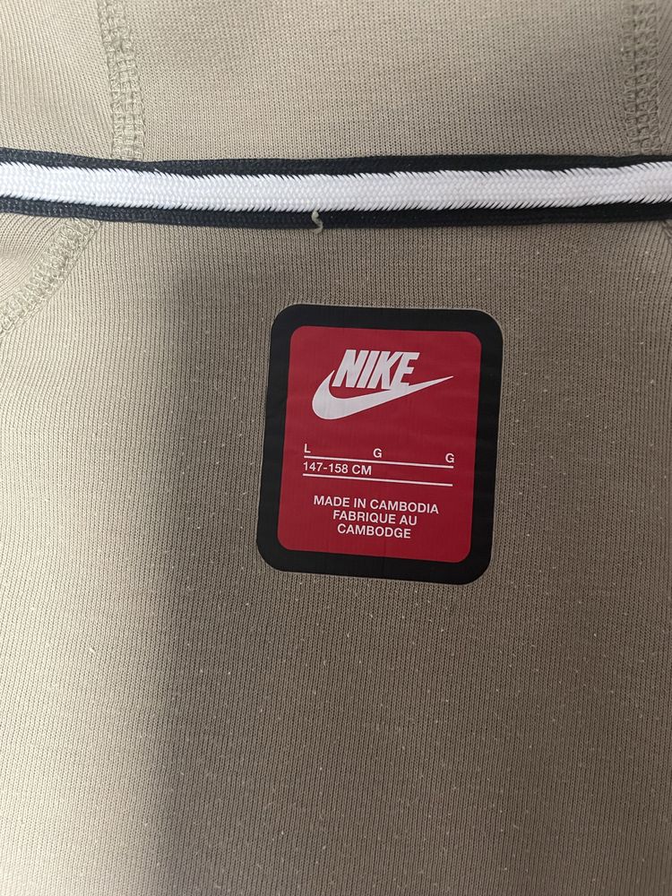 Bluza Nike Tech Noua
