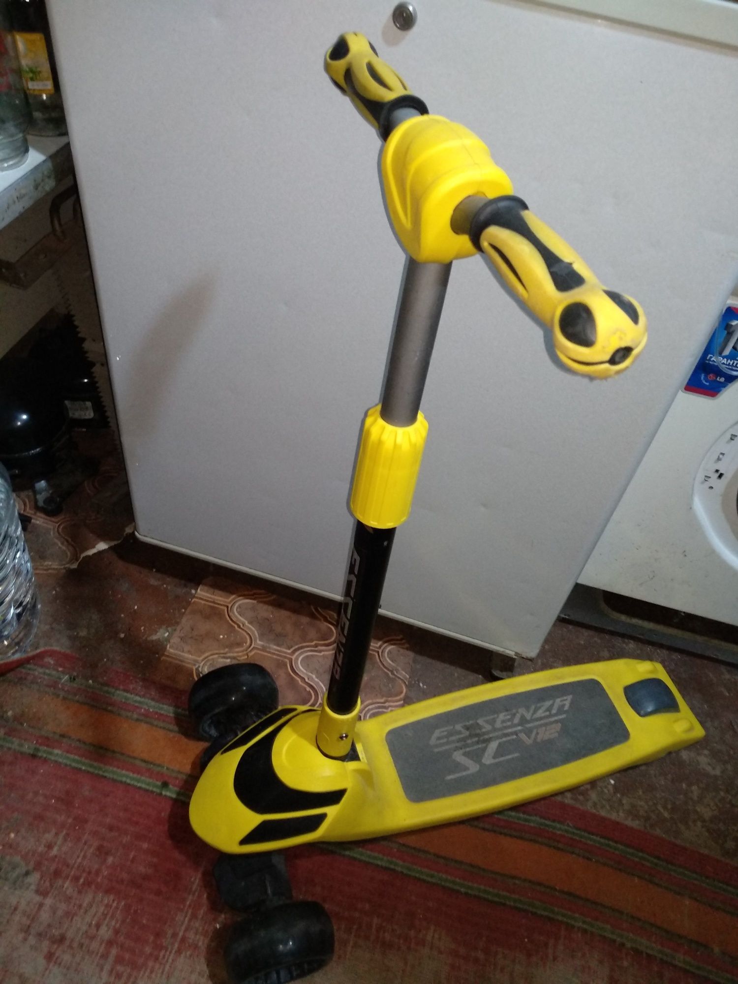 Продам самокат детский