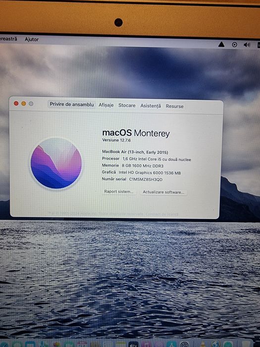 Vand Macbook Air 13,3 inchi 2015,stare excelenta