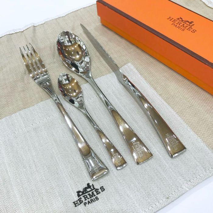 Тип Hermes Прибори