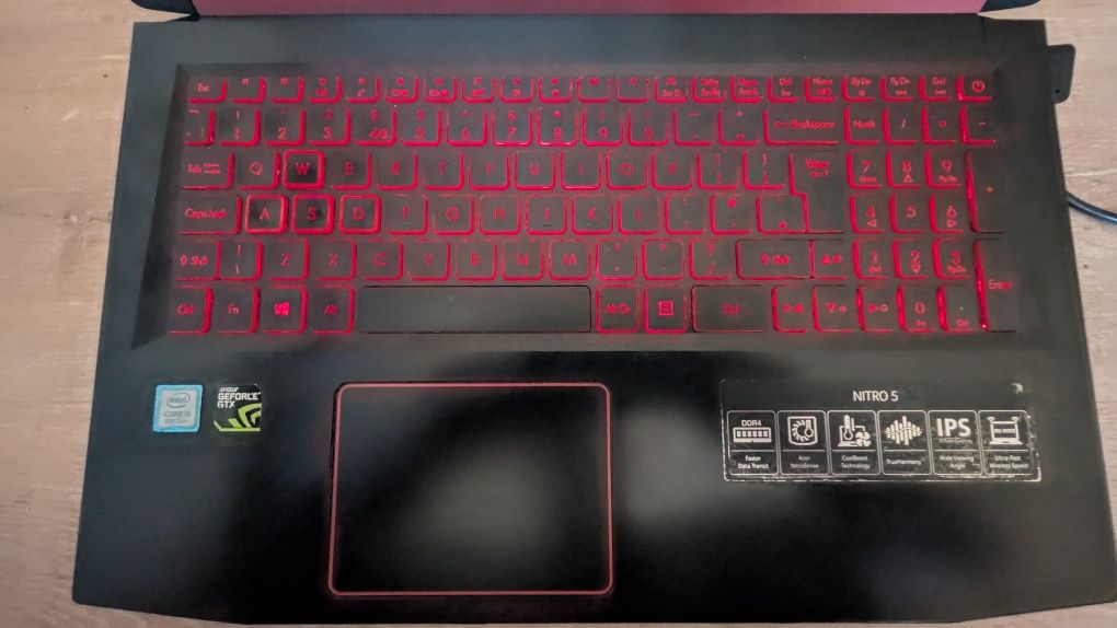 Acer Nitro 5 (AN515-52)
Кратко описание
Снимки