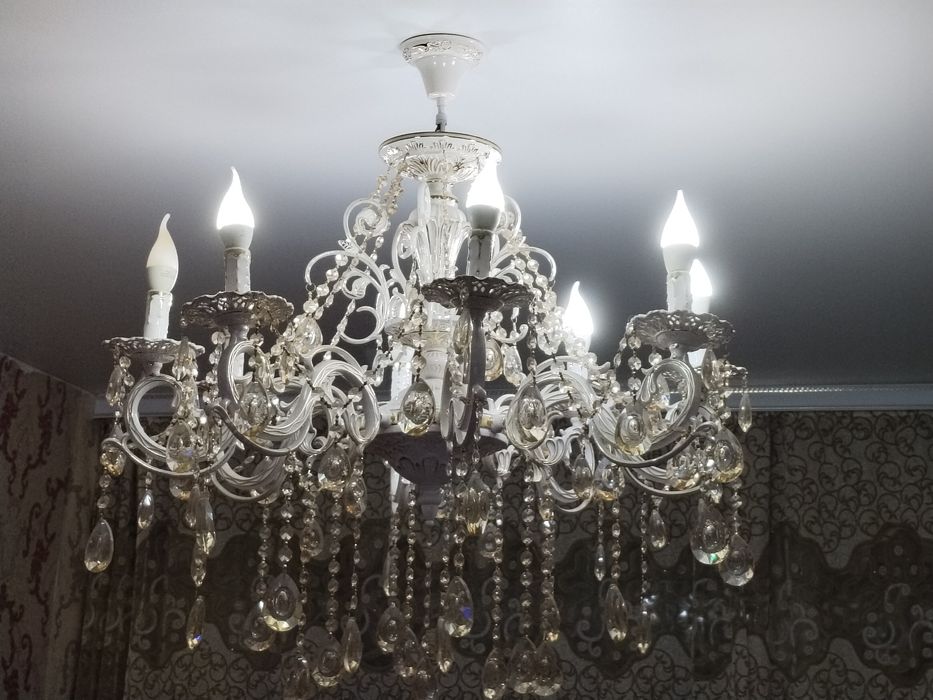 Продается люстра
