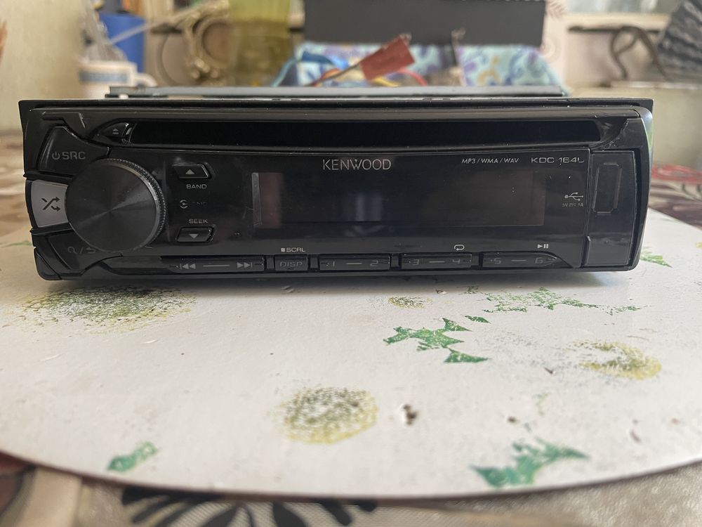 Radio CD auto Kenwood KDC-164U – USB, AUX, CD